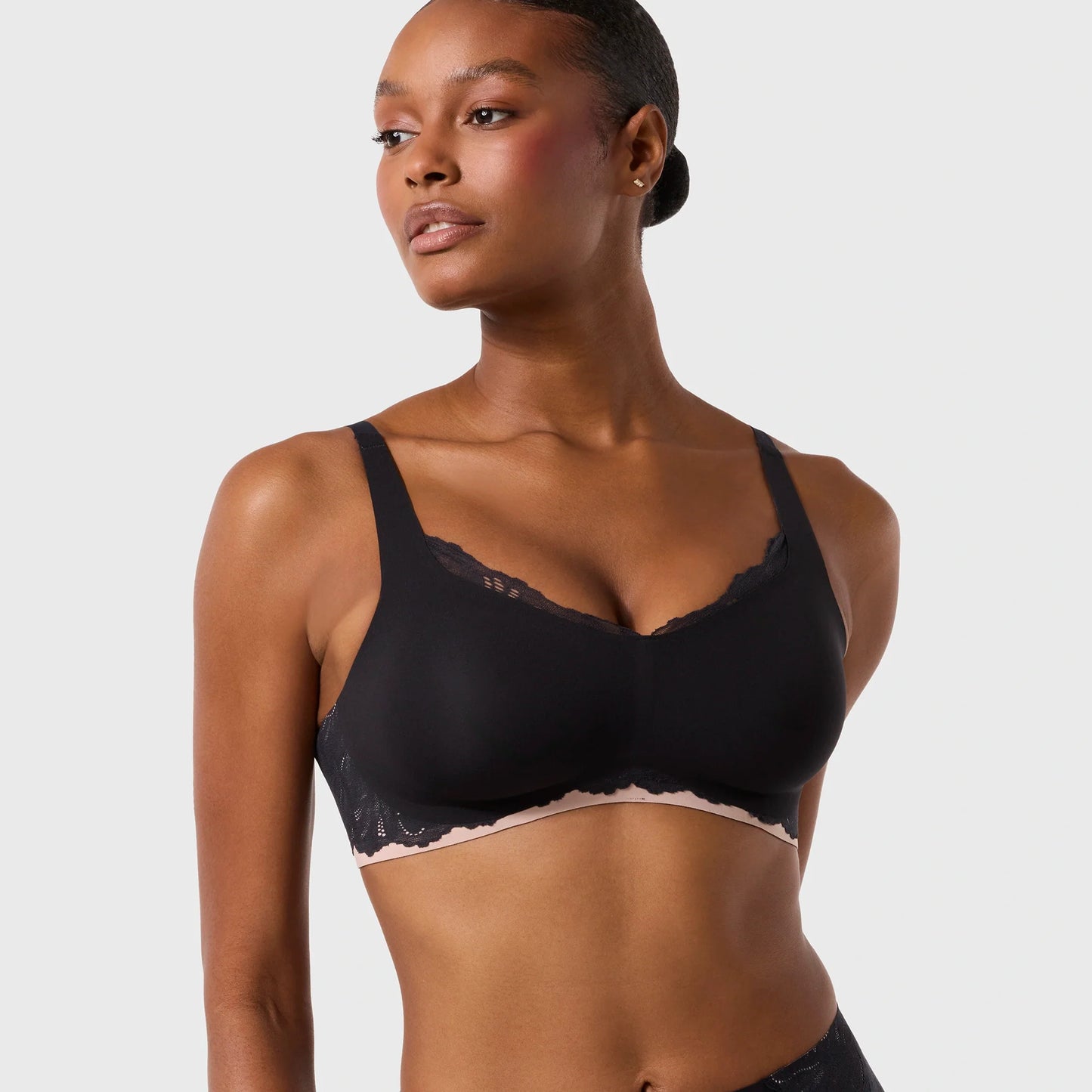 Smooth Lace Beyond Bra
